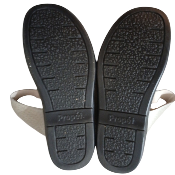 PROPET Silver Leather Orthopedic Sandals size 6.5 - Picture 9 of 12